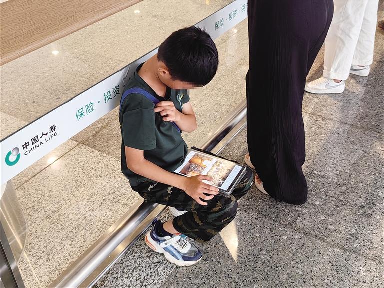 一些平台的“青少年模式”存在漏洞。许多未成年人喜欢刷视频和玩游戏。如何让青少年安全上网？